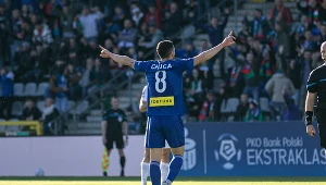 Nowy trener beniaminka z premierową wygraną. Historyczny gol