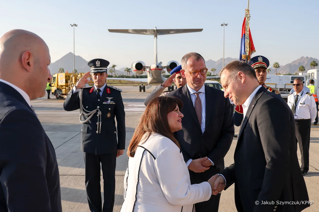 Prezydent Andrzej Duda poleciał do Egiptu, aby wziąć udział w szczycie klimatycznym COP27