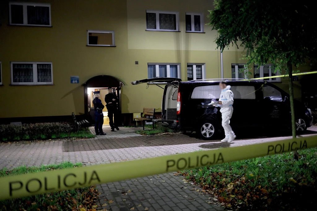 Policjanci na miejscu tragedii w Oświęcimiu Policjanci na miejscu tragedii w Oświęcimiu