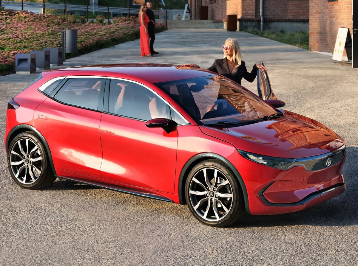 Makieta Izery w wersji hatchback Makieta Izery w wersji hatchback
