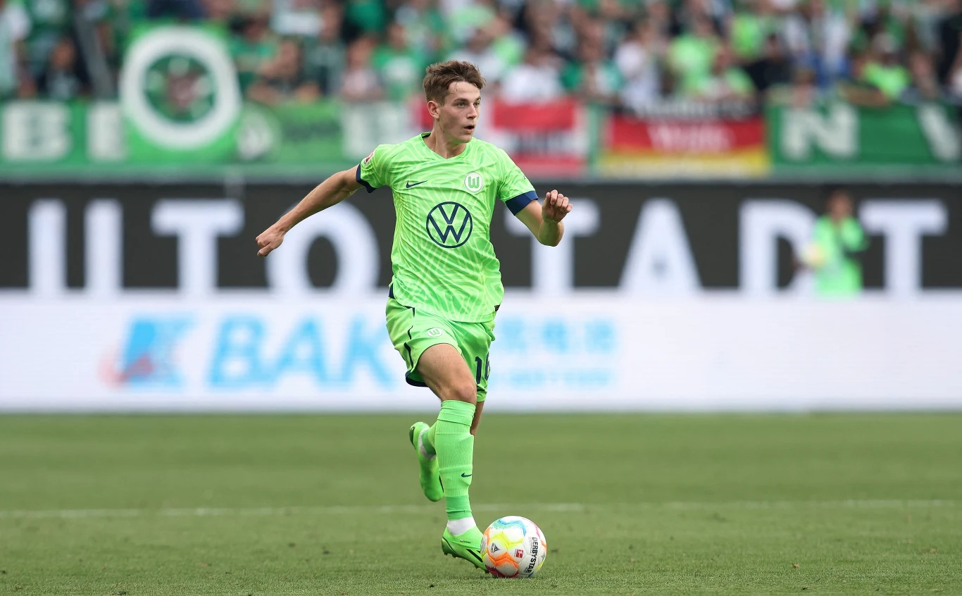 Bundesliga. Jakub Kamiński w barwach VfL Wolfsburg wykonuje ostatnio doskonałą pracę. Czy otrzyma teraz za nią bardzo konkretną nagrodę?