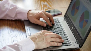 Praca zdalna będzie ograniczana? Tego podobno chcą pracodawcy. Zdj. ilustracyjne