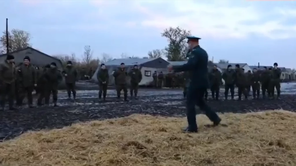 Rozrywka rosyjskich żołnierzy przed wysłaniem do walki na Ukrainę