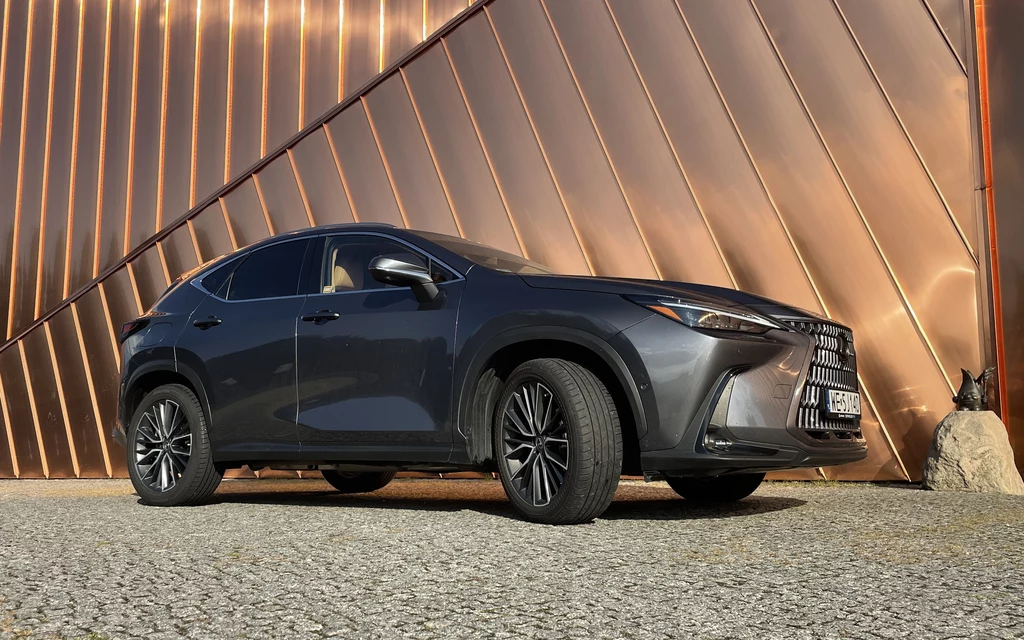 Lexus NX 450h+