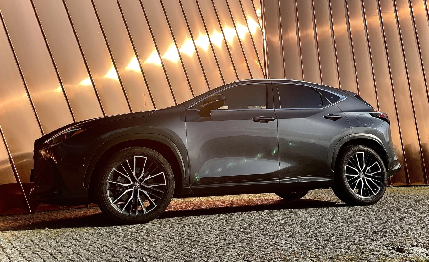Lexus NX 450h+