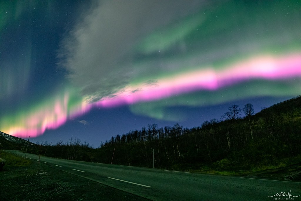 Nad Norwegią pojawiła się rzadka różowa zorza