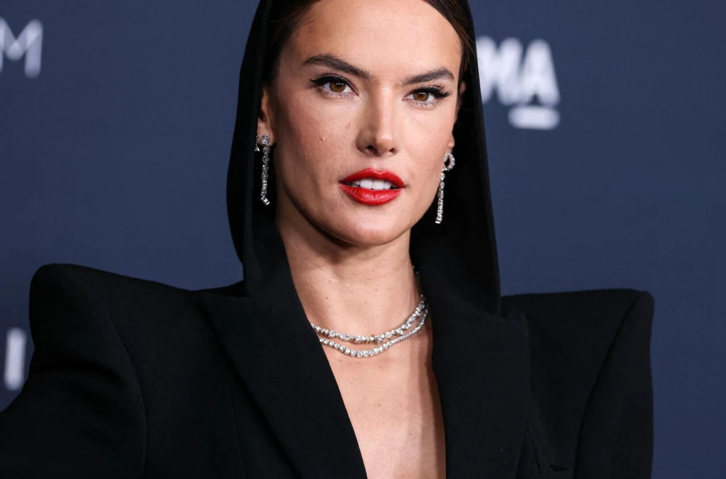 Alessandra Ambrosio przez wielu określana jest mianem najpiękniejszej kobiety na świecie