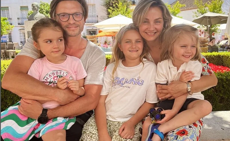 Socha z dziećmi i mężem Socha z dziećmi i mężem