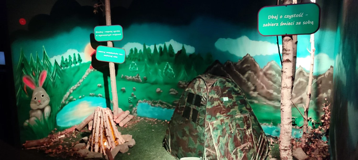 W Centrum Edukacji Przeciwpożarowej dzieci uczą się także właściwego postępowania w lesie W Centrum Edukacji Przeciwpożarowej dzieci uczą się także właściwego postępowania w lesie