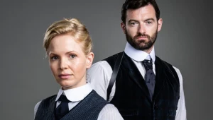 "Panna Scarlet i komisarz": Kate Phillips i Stuart Martin 
