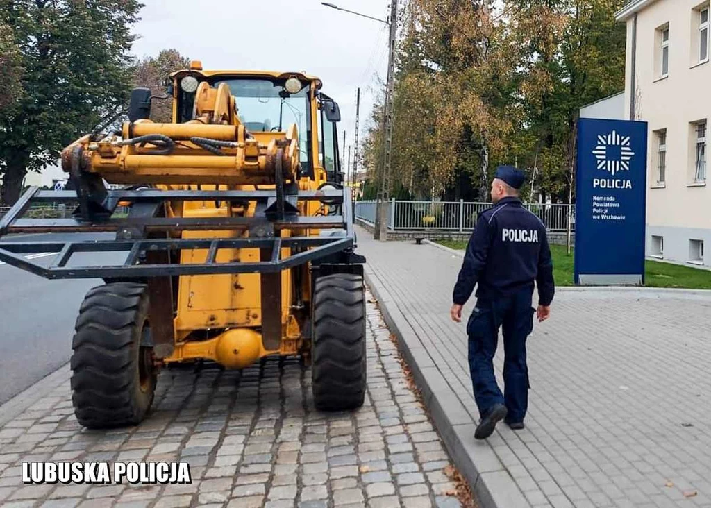 29-latek ukradł koparkę, a potem odstawił ją na parking pod komendą