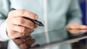 ZUS kontroluje zwolenienia lekarskie! Można stracić zasiłek. Zdj. ilustracyjne