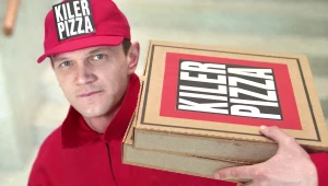 Cezary Pazura w scenie z "Kilera"