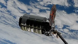 Stacja ISS: Ramię robota przechwyciło uszkodzony statek "Cygnus". Robotem kierowała kobieta