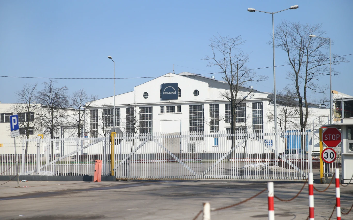 Pracę w fabryce autobusów MAN w Starachowicach ma stracić 860 osób Pracę w fabryce autobusów MAN w Starachowicach ma stracić 860 osób