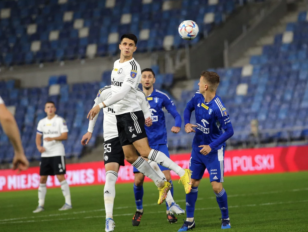 Mecz Wisła Płock - Legia Warszawa w Pucharze Polski na jeszcze nieukończonym stadionie im. Kazimierza Górskiego