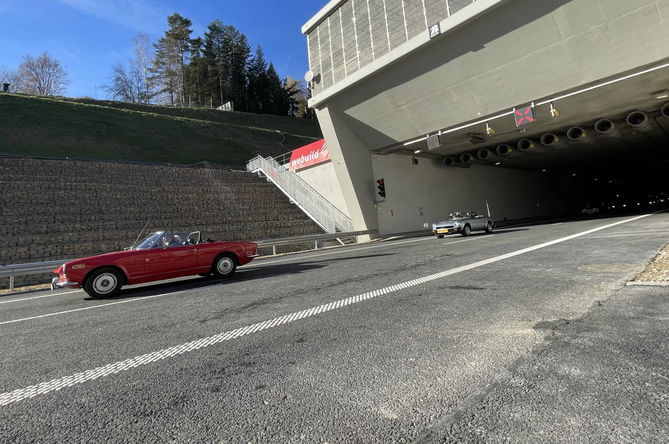 Kierowcy mogą już jeździć tunelem na Zakopiance Kierowcy mogą już jeździć tunelem na Zakopiance