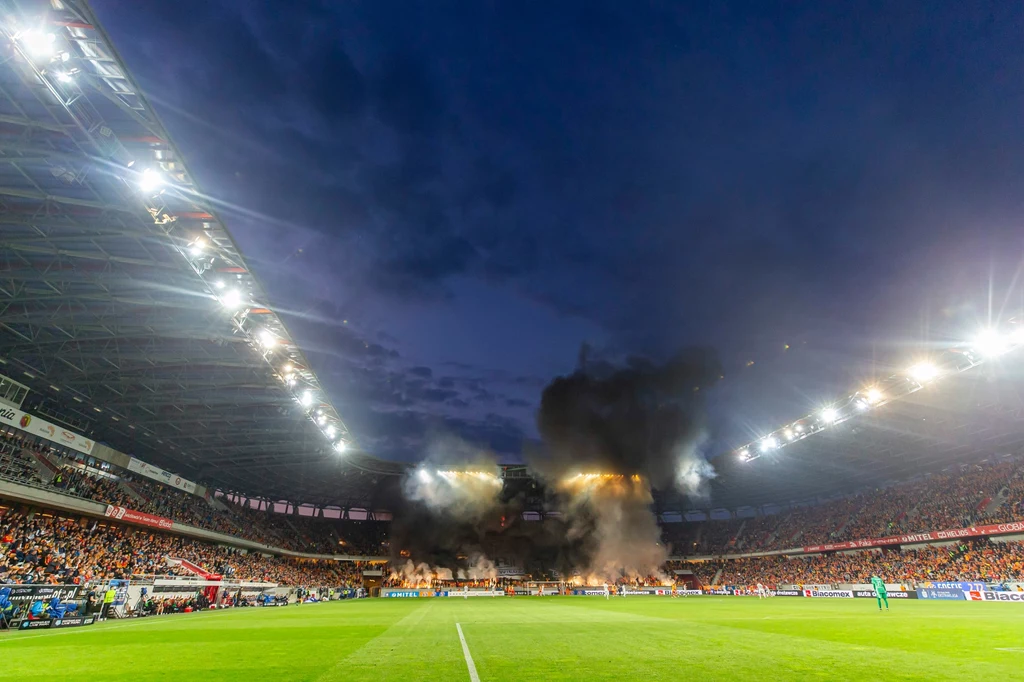 Stadion w Białymstoku podczas meczu Ekstraklasy: Jagiellonia - Legia Warszawa Stadion w Białymstoku podczas meczu Ekstraklasy: Jagiellonia - Legia Warszawa