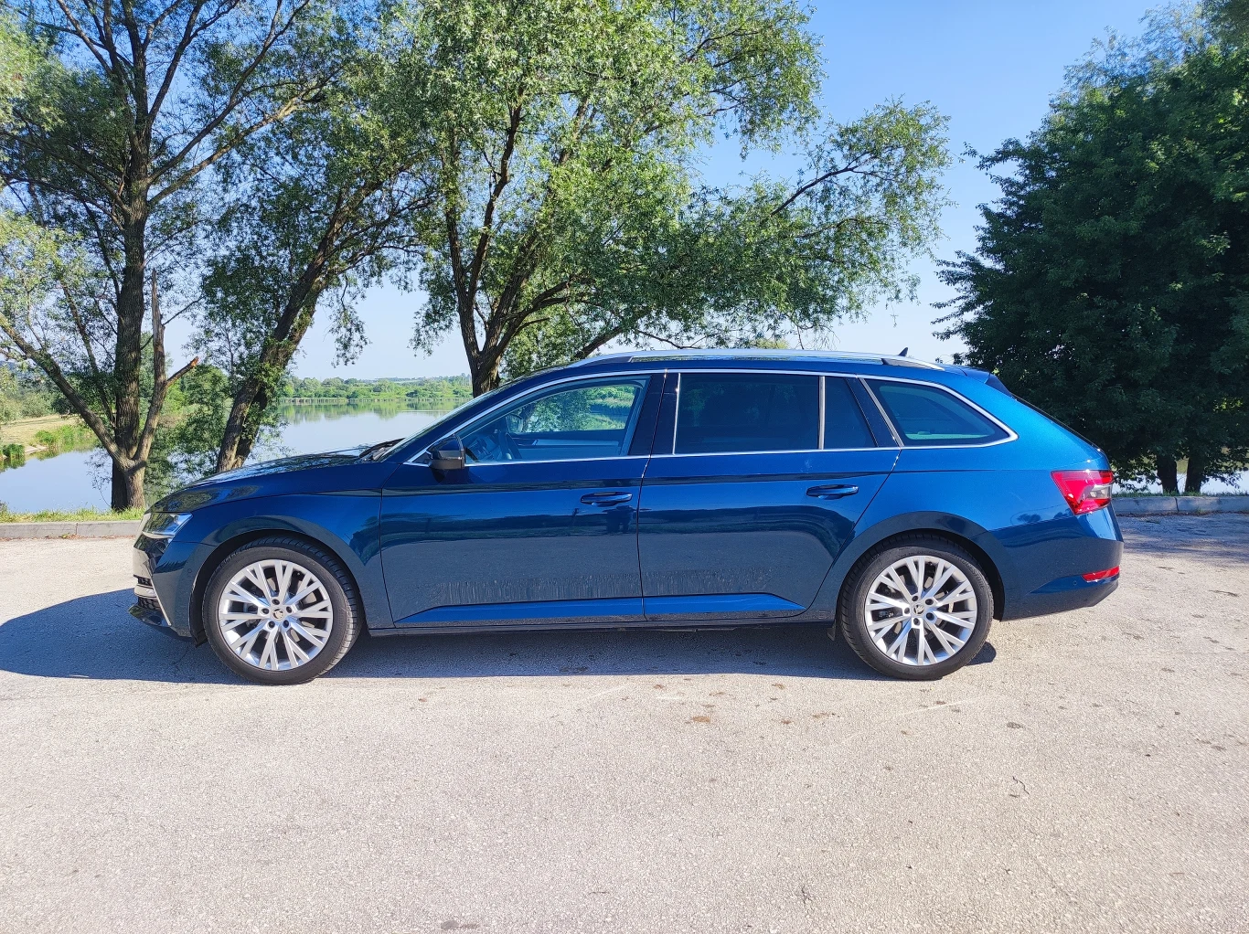 Skoda Superb Combi iV
