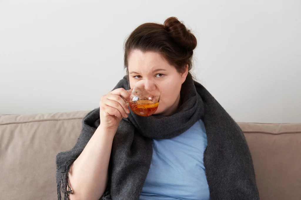 Herbata z dużą ilością miodu lub nadmierna ilość spożywanego alkoholu dla rozgrzania sprawiają, że wzrasta ilość spożywanych kalorii 