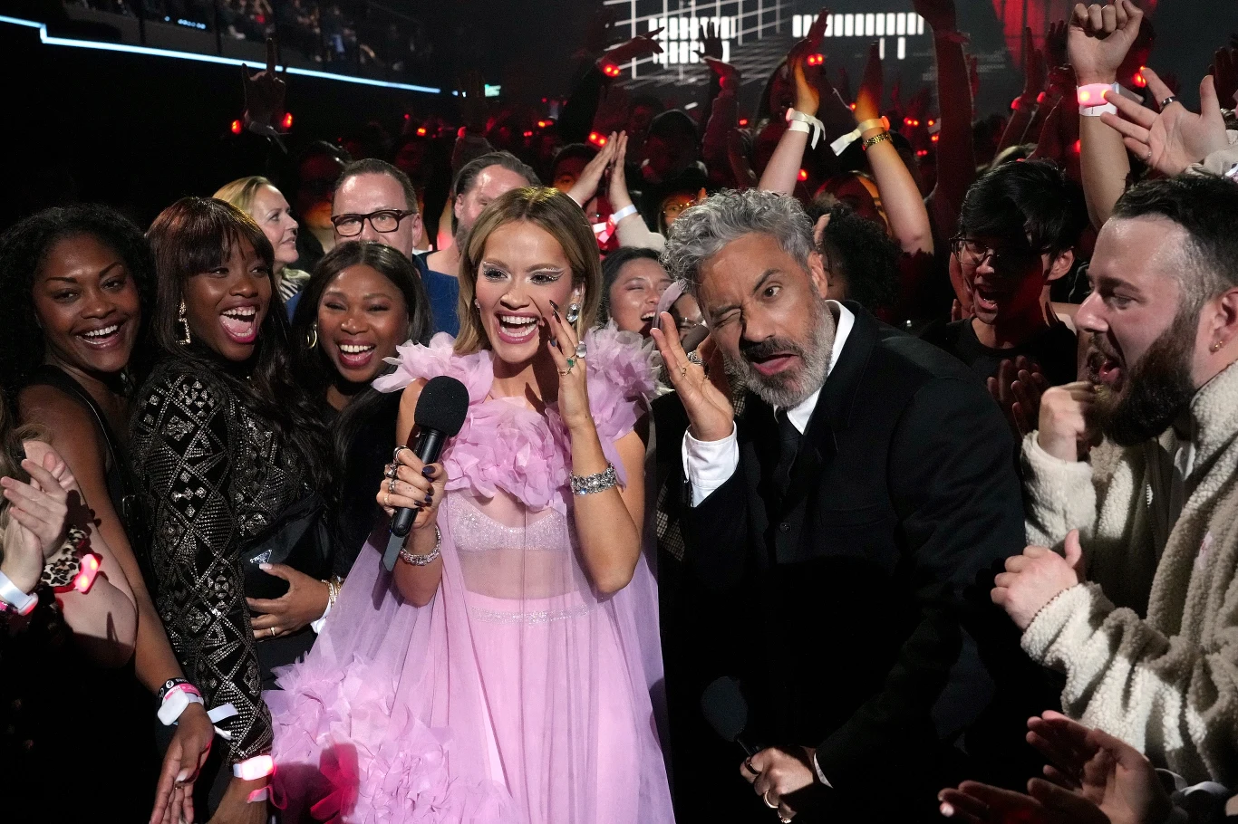 Rita Ora i Taiki Waititi na gali MTV EMA
