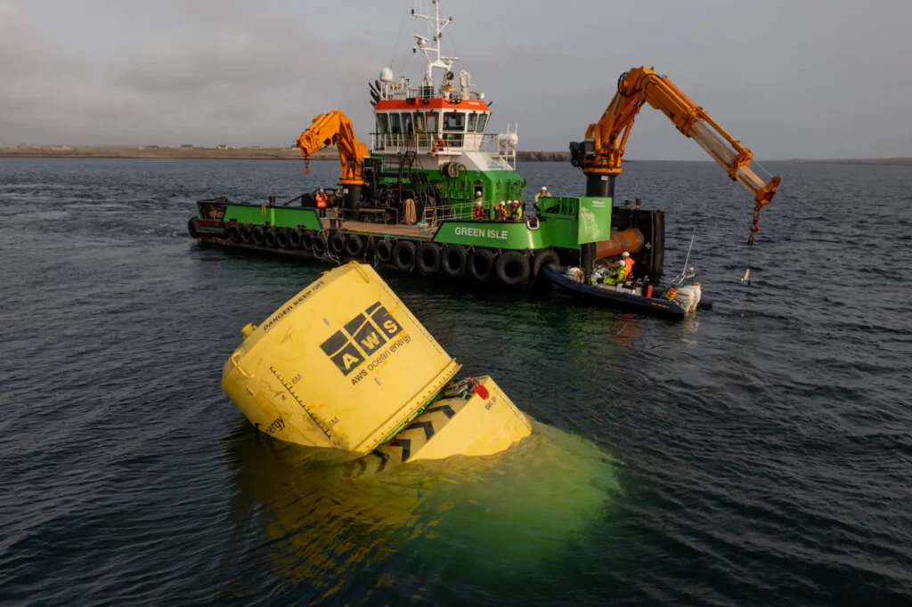 Produkcja energii z fal oceanicznych ma potencjał bycia bardzo dobrym sposobem na pozyskiwanie odnawialnych źródeł energii. Sam ruch oceanu może bowiem zaspokoić światowe zapotrzebowanie na energię elektryczną