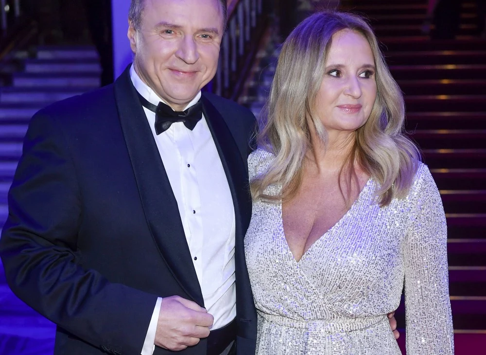 Jacek Kurski z grzywką podczas imprezy z okazji 70-lecia TVP