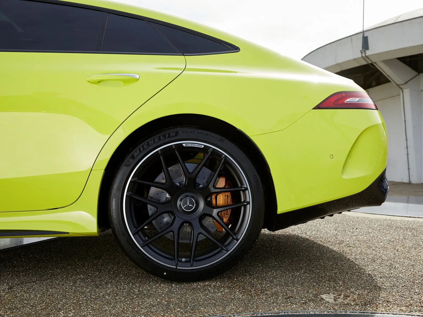 Mercedes-AMG GT 63 S E Performance od Rogera Federera.