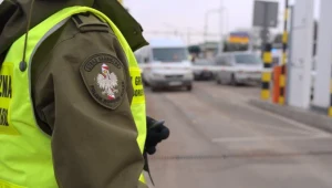 Fałszywe prawa jazdy, lewe dowody i kradzione auta. Granica pęka od prób oszustów