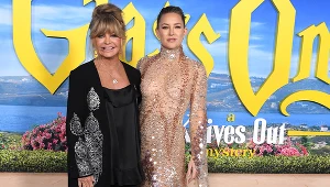 Kate Hudson i Goldie Hawn na premierze filmu "Glass Onion" z serii filmów "Na noże"