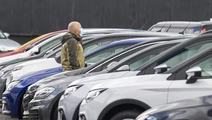 Część dodatków, za które klienci dopłacali w salonach, działa odstręczająco na rynku wtórnym