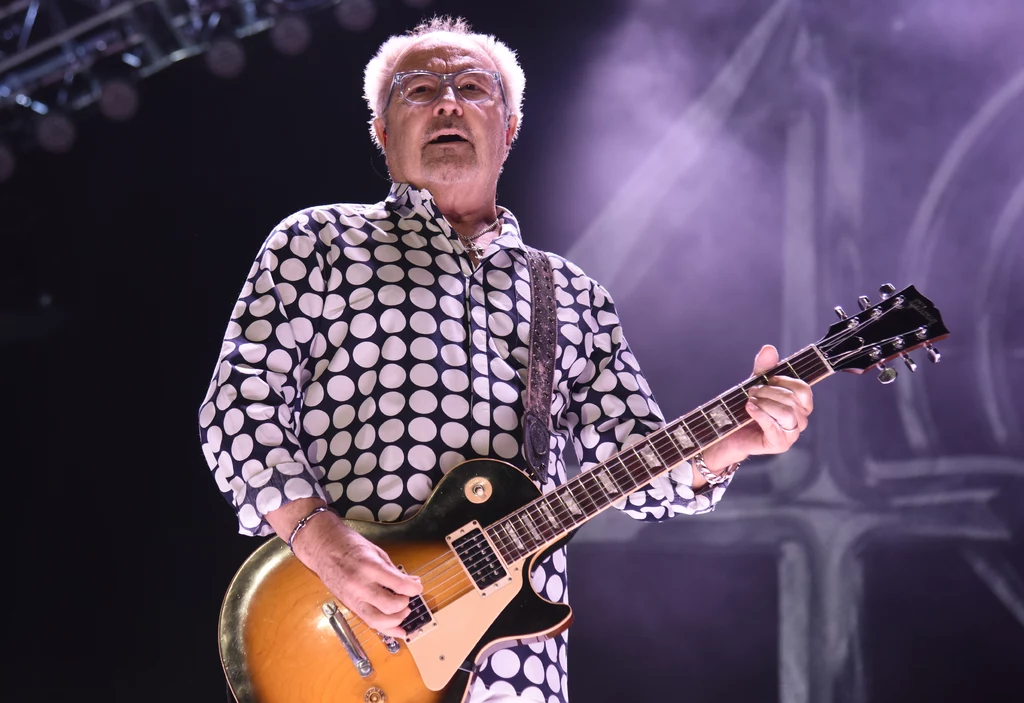 Mick Jones stoi na czele zespołu Foreigner