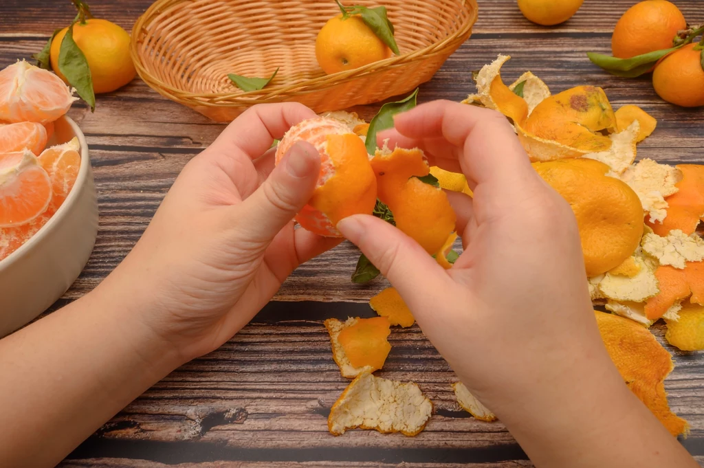 Obierki z mandarynek to naturalny środek czyszczący