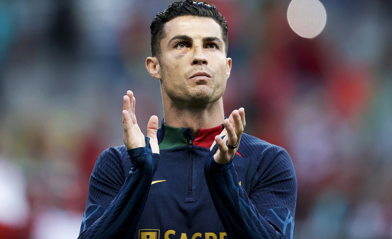 Cristiano Ronaldo chce zakończyć profesjonalną karierę? Cristiano Ronaldo chce zakończyć profesjonalną karierę?