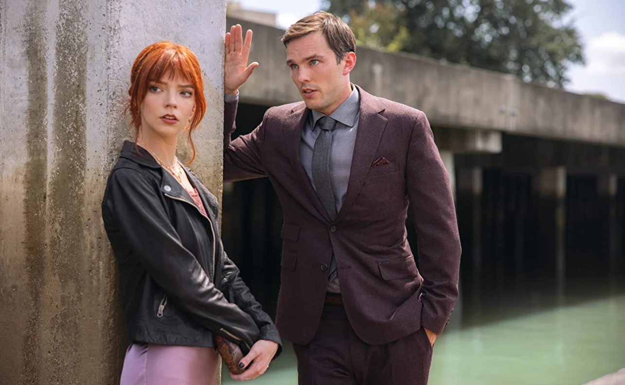 Anya Taylor-Joy i Nicholas Hoult w filmie "Menu"