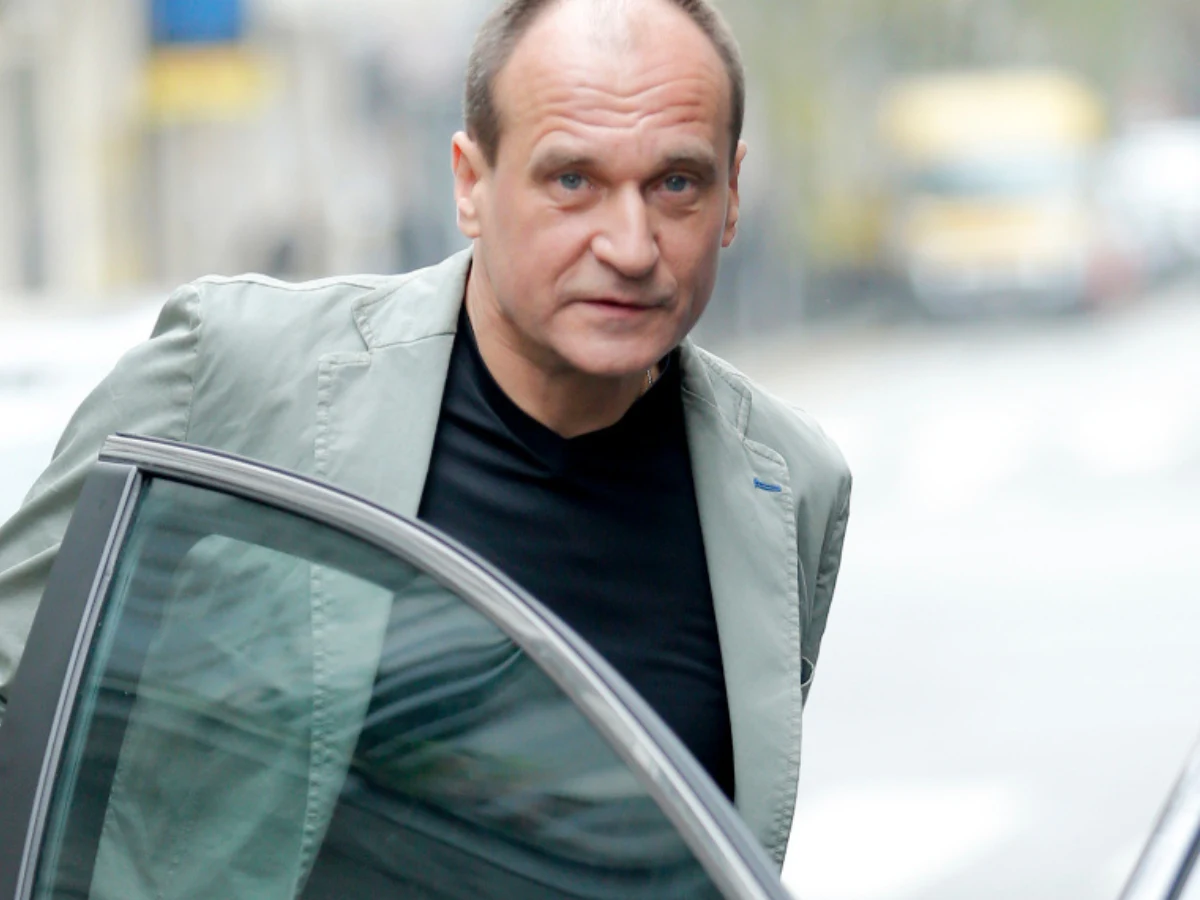 Tak mieszka Paweł Kukiz. Lokal to istny PRL!