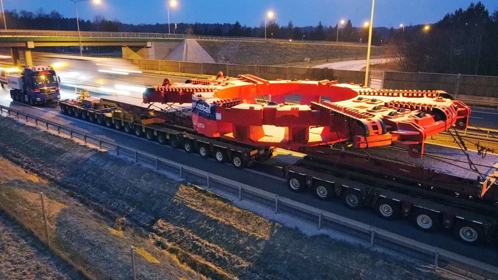 Transport tarczy TBM pod Warszawą