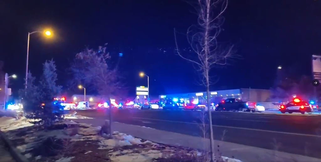 Policja na miejscu strzelaniny w Colorado Springs Policja na miejscu strzelaniny w Colorado Springs
