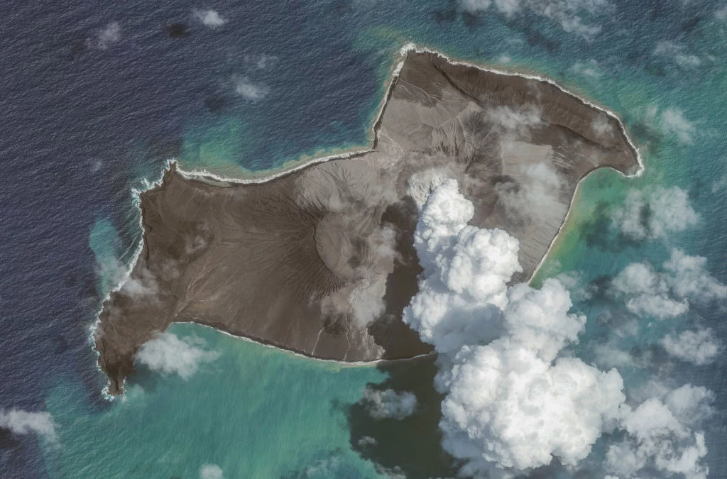 Wulkan Hunga Tonga-Hunga Ha'apai 6 stycznia 2022 r., przed erupcją 14 stycznia 2022 r. 