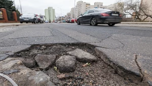 Kto odpowiada za uszkodzenie samochodu przez infrastrukturę drogową?