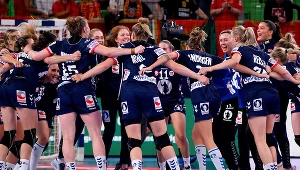 Cóż za zwrot akcji w boju o złoto! Największa potęga znów triumfuje! 