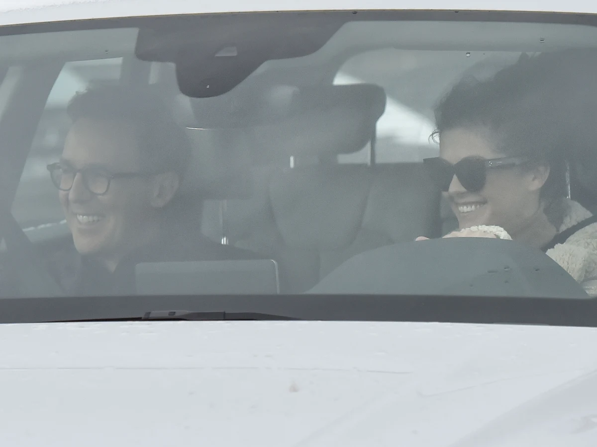 Katarzyna Cichopek wozi Macieja Kurzajewskiego swoim samochodem