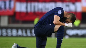 Benzema wrócił z Kataru z kontuzją. Real Madryt reaguje ws. transferu