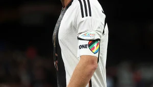 Katarczycy wygrali. Kapitanowie reprezentacji nie wystąpią z tęczowymi opaskami