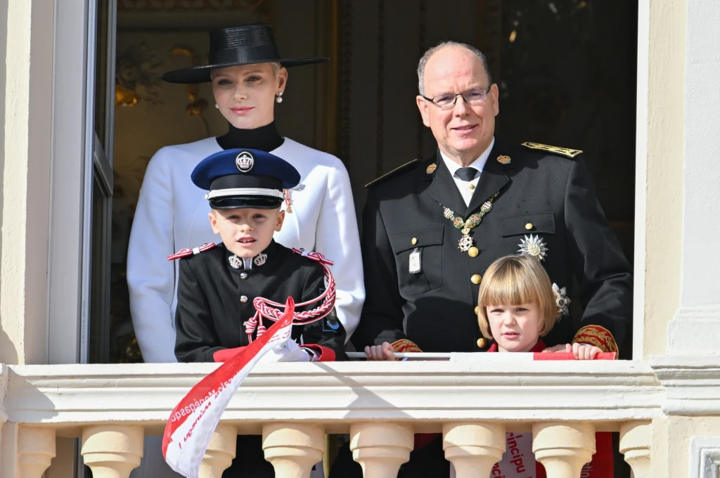 Księżna Charlene, książę Albert, Jacques i Gabrielle Księżna Charlene, książę Albert, Jacques i Gabrielle