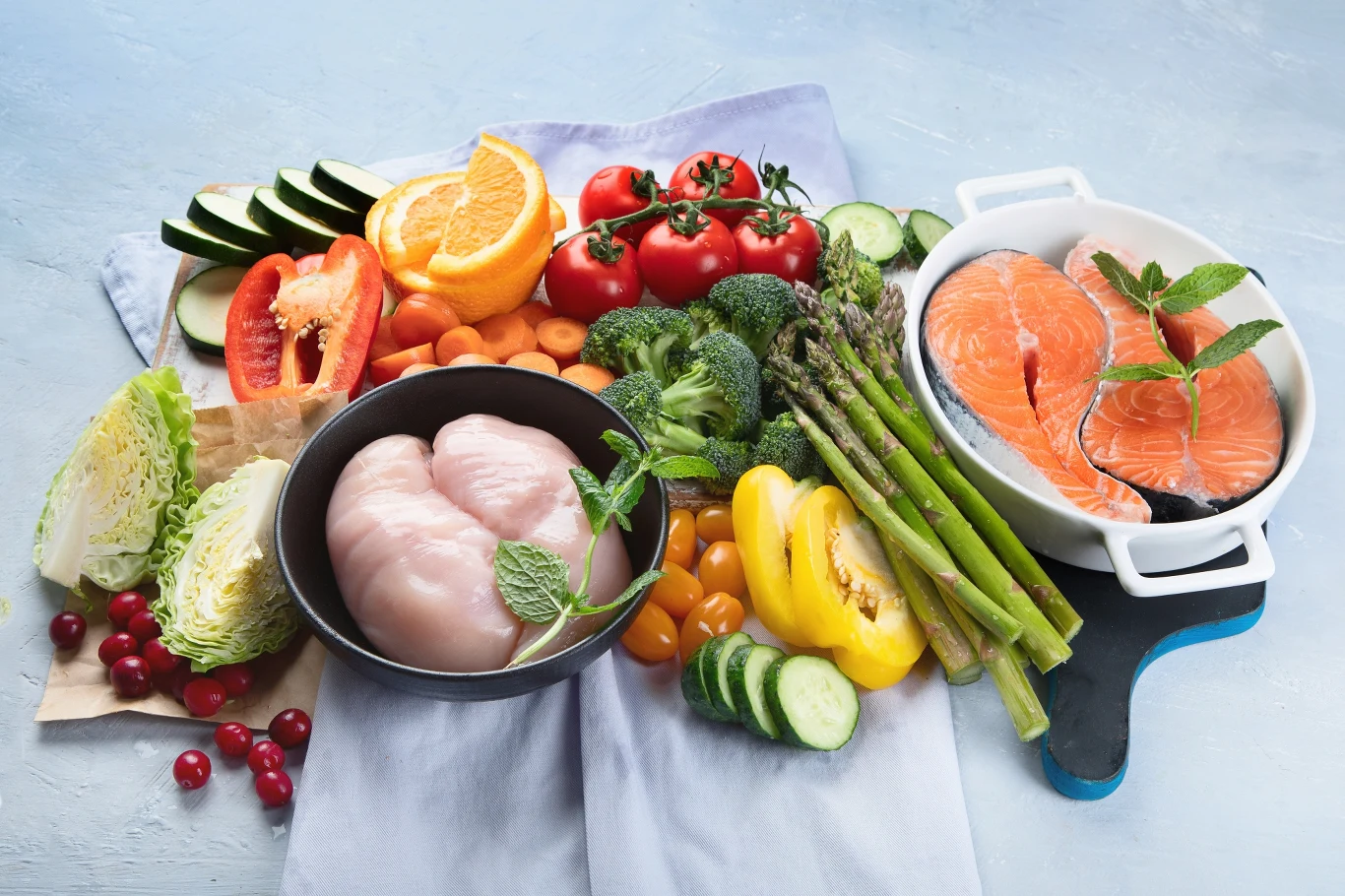 Chcąc zrzucić kilka kilogramów, warto m.in. zrezygnować z tłustych mięs np. wołowiny i baraniny na rzecz tych chudych oraz ryb