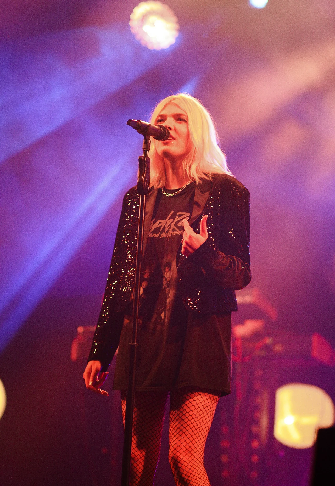 Daria Zawiałow podczas koncertu. Daria Zawiałow podczas koncertu.