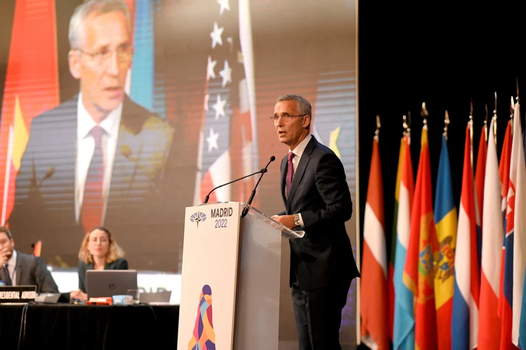 Sekretarz Generalny NATO Jens Stoltenberg Zgromadzenia Parlamentarnego w Madrycie, 21 listopada 2022 roku Sekretarz Generalny NATO Jens Stoltenberg Zgromadzenia Parlamentarnego w Madrycie, 21 listopada 2022 roku