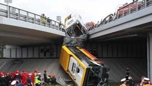 Surowy wyrok dla kierowcy autobusu, który spadł z mostu w Warszawie