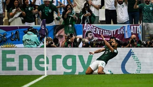 Saleh Al-Shehri świętuje gola z Argentyną